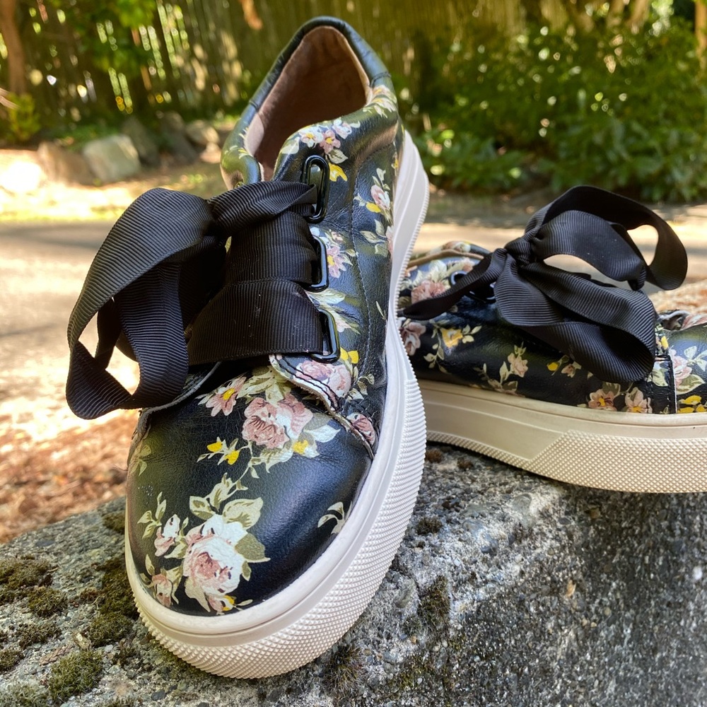 CASLON floral shoes